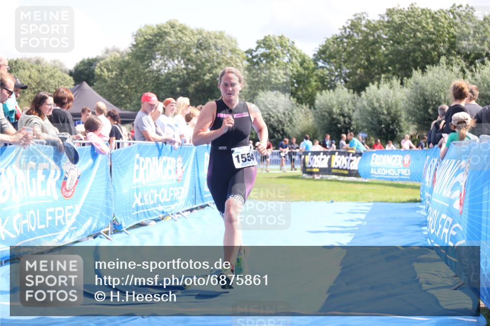 25.08.2024 - Elbe Triathlon Hamburg H.Heesch http://msf.ph/oto/6875861 25.08.2024 12:05:52 Ziel 1554 meine-sportfotos.de
