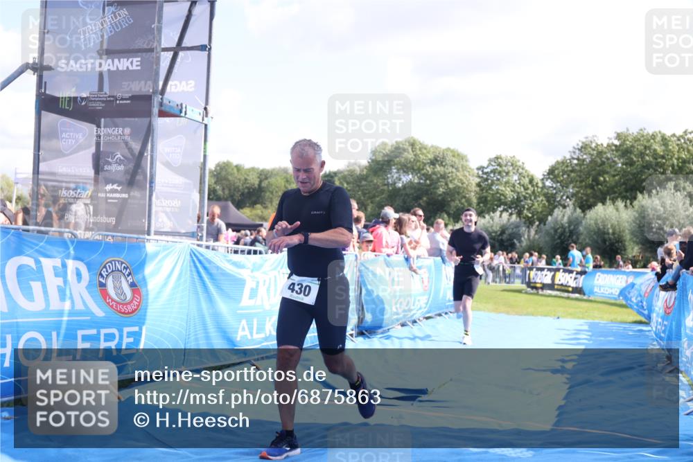 25.08.2024 - Elbe Triathlon Hamburg H.Heesch http://msf.ph/oto/6875863 25.08.2024 11:41:44 Ziel 430, 489, 577 meine-sportfotos.de