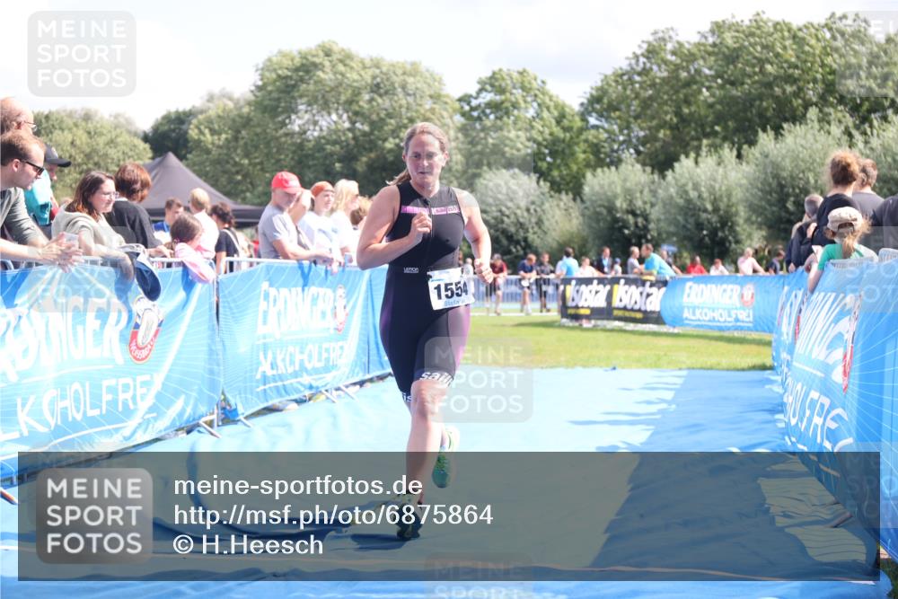 25.08.2024 - Elbe Triathlon Hamburg H.Heesch http://msf.ph/oto/6875864 25.08.2024 12:05:52 Ziel 1554 meine-sportfotos.de