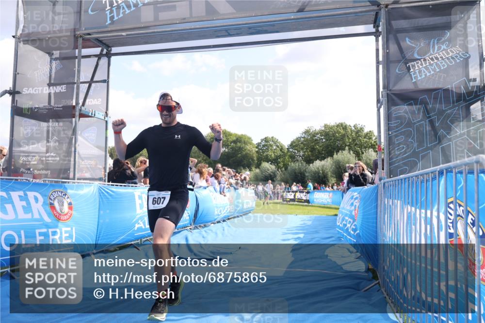 25.08.2024 - Elbe Triathlon Hamburg H.Heesch http://msf.ph/oto/6875865 25.08.2024 11:16:28 Ziel 607, 611, 693 meine-sportfotos.de