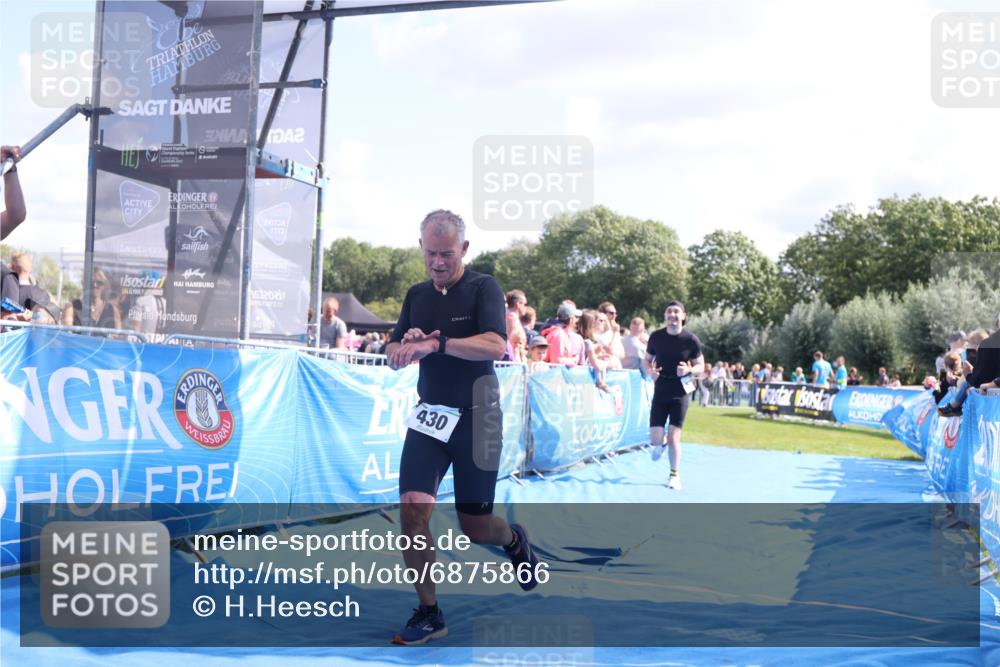 25.08.2024 - Elbe Triathlon Hamburg H.Heesch http://msf.ph/oto/6875866 25.08.2024 11:41:44 Ziel 430, 489, 577 meine-sportfotos.de