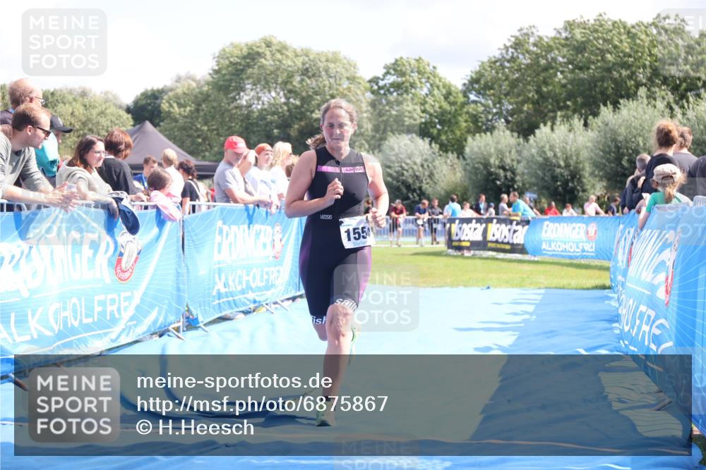 25.08.2024 - Elbe Triathlon Hamburg H.Heesch http://msf.ph/oto/6875867 25.08.2024 12:05:52 Ziel 1554 meine-sportfotos.de