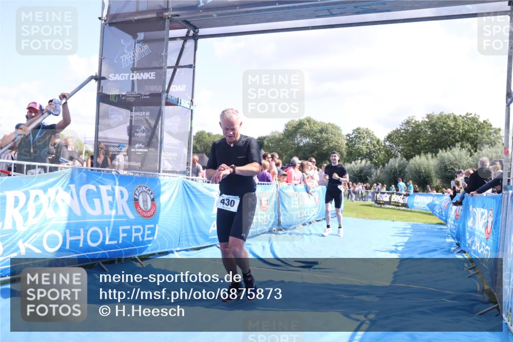25.08.2024 - Elbe Triathlon Hamburg H.Heesch http://msf.ph/oto/6875873 25.08.2024 11:41:44 Ziel 430, 489, 577 meine-sportfotos.de