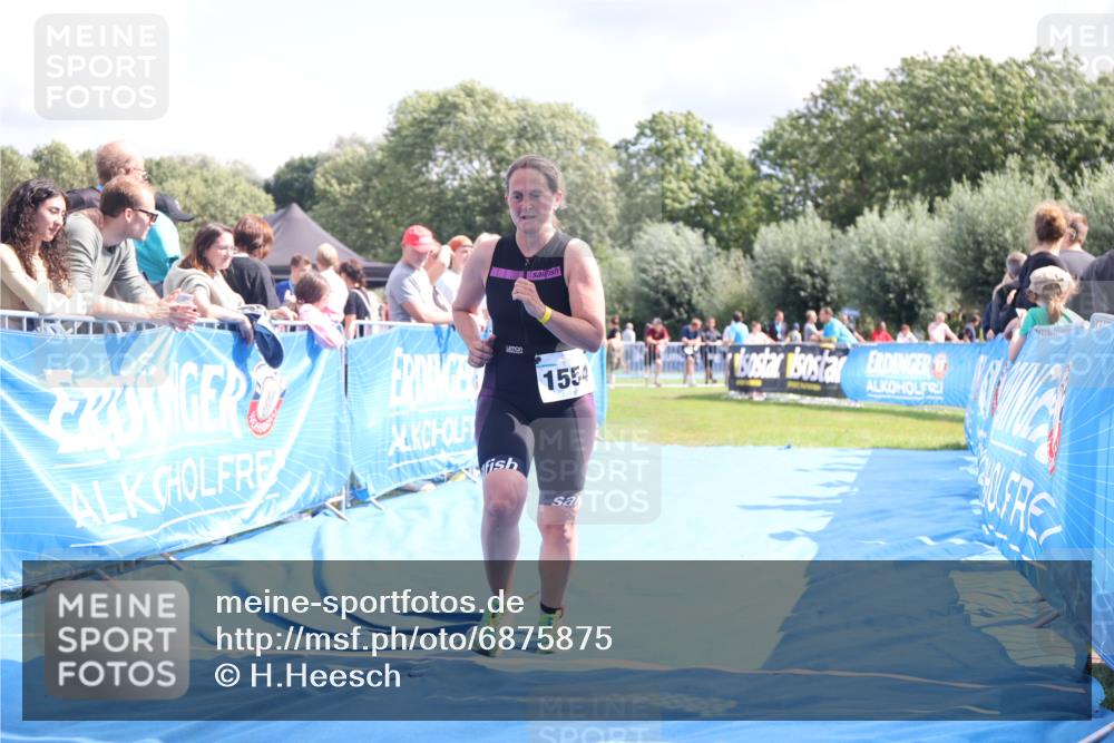 25.08.2024 - Elbe Triathlon Hamburg H.Heesch http://msf.ph/oto/6875875 25.08.2024 12:05:52 Ziel 1554 meine-sportfotos.de