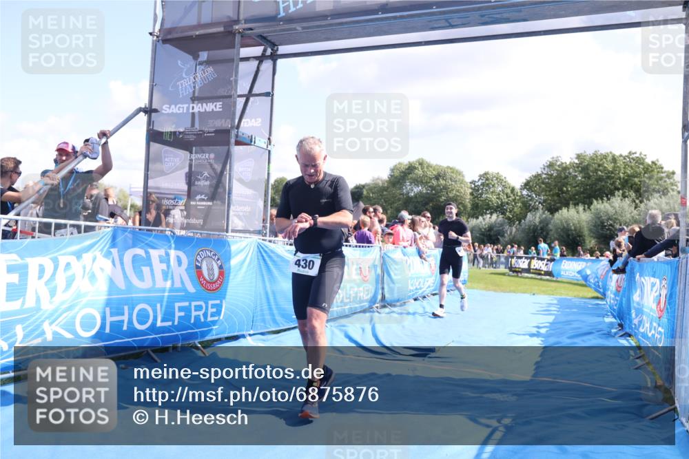 25.08.2024 - Elbe Triathlon Hamburg H.Heesch http://msf.ph/oto/6875876 25.08.2024 11:41:44 Ziel 430, 489, 577 meine-sportfotos.de