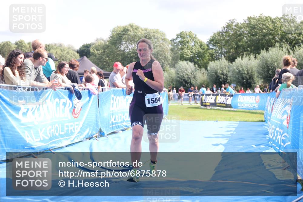 25.08.2024 - Elbe Triathlon Hamburg H.Heesch http://msf.ph/oto/6875878 25.08.2024 12:05:52 Ziel 1554 meine-sportfotos.de