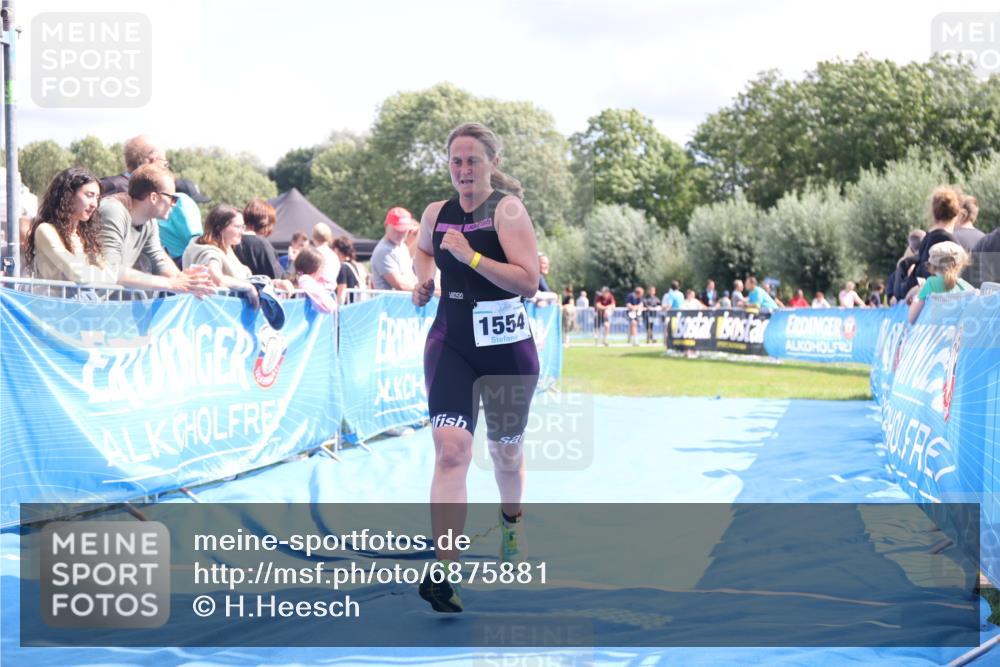 25.08.2024 - Elbe Triathlon Hamburg H.Heesch http://msf.ph/oto/6875881 25.08.2024 12:05:52 Ziel 1554 meine-sportfotos.de