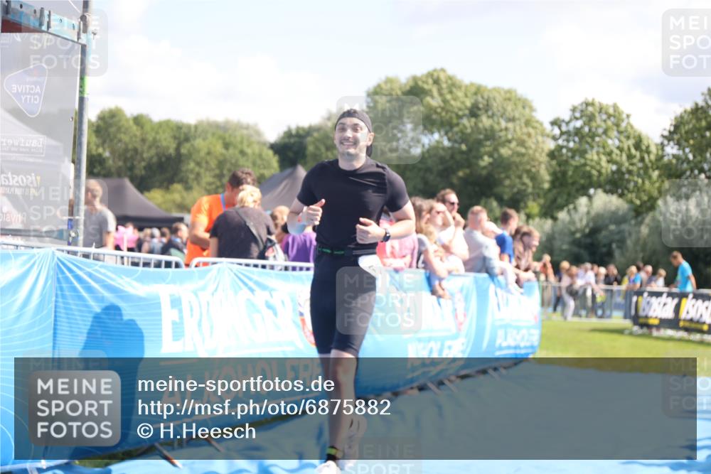 25.08.2024 - Elbe Triathlon Hamburg H.Heesch http://msf.ph/oto/6875882 25.08.2024 11:41:45 Ziel 430, 489, 577 meine-sportfotos.de