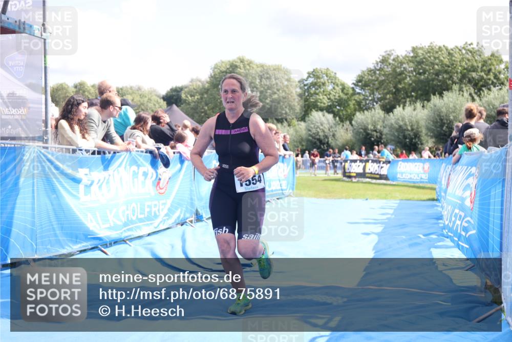 25.08.2024 - Elbe Triathlon Hamburg H.Heesch http://msf.ph/oto/6875891 25.08.2024 12:05:52 Ziel 1554 meine-sportfotos.de