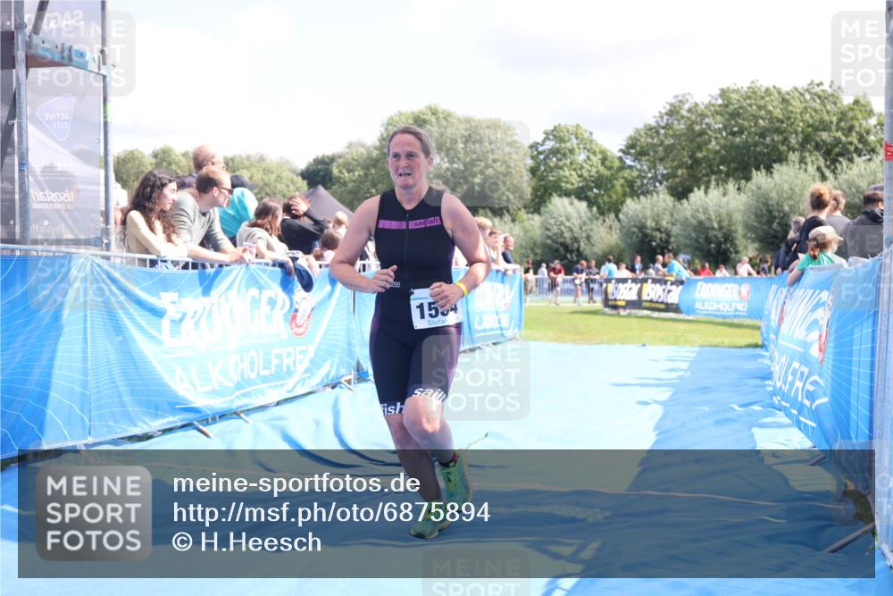 25.08.2024 - Elbe Triathlon Hamburg H.Heesch http://msf.ph/oto/6875894 25.08.2024 12:05:52 Ziel 1554 meine-sportfotos.de