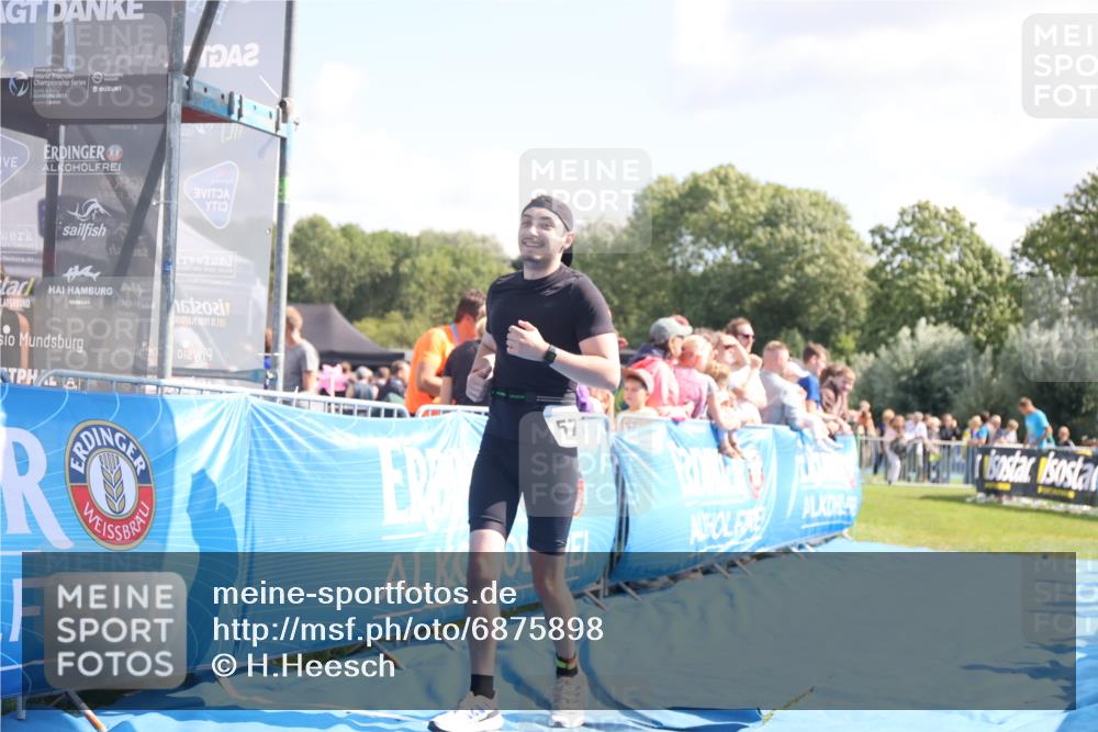 25.08.2024 - Elbe Triathlon Hamburg H.Heesch http://msf.ph/oto/6875898 25.08.2024 11:41:45 Ziel 430, 489, 577 meine-sportfotos.de