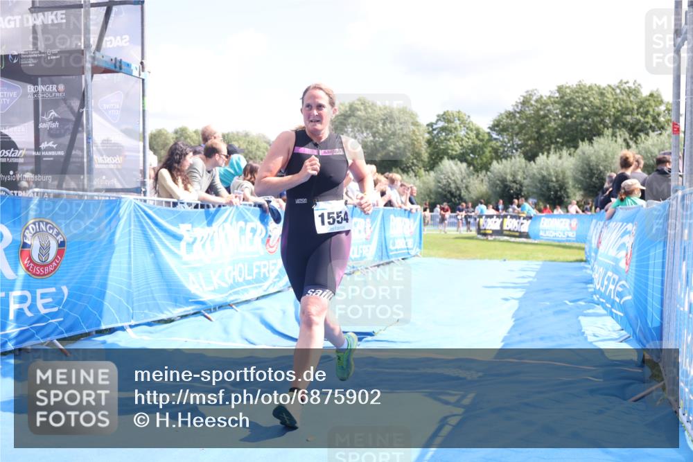 25.08.2024 - Elbe Triathlon Hamburg H.Heesch http://msf.ph/oto/6875902 25.08.2024 12:05:52 Ziel 1554 meine-sportfotos.de