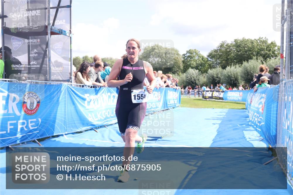25.08.2024 - Elbe Triathlon Hamburg H.Heesch http://msf.ph/oto/6875905 25.08.2024 12:05:52 Ziel 1554 meine-sportfotos.de