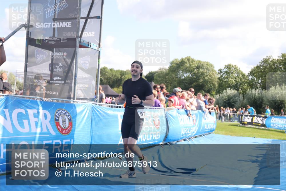 25.08.2024 - Elbe Triathlon Hamburg H.Heesch http://msf.ph/oto/6875913 25.08.2024 11:41:46 Ziel 430, 489, 577 meine-sportfotos.de