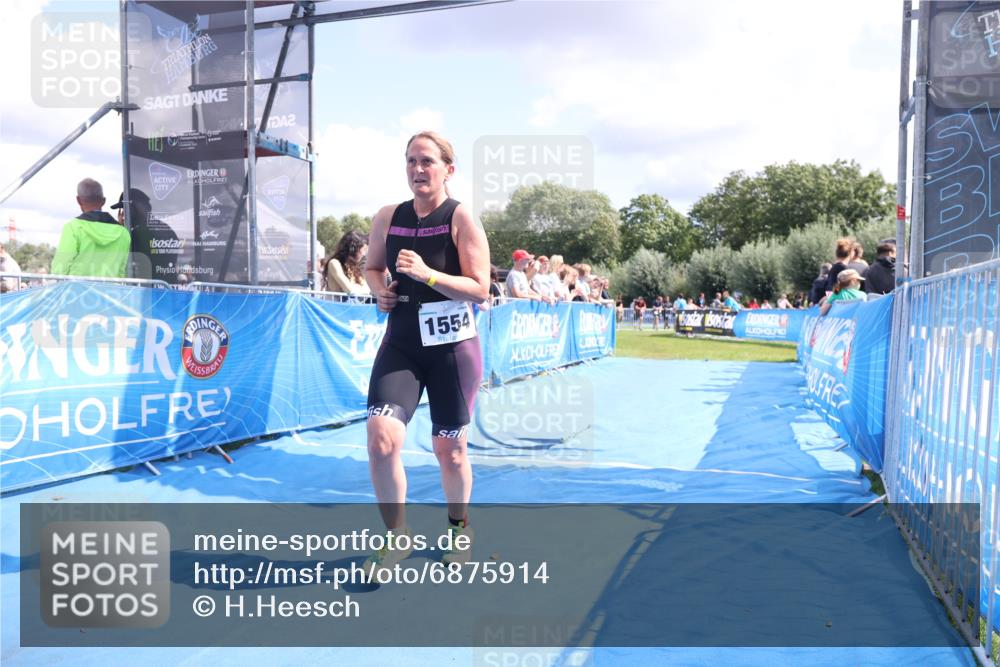 25.08.2024 - Elbe Triathlon Hamburg H.Heesch http://msf.ph/oto/6875914 25.08.2024 12:05:53 Ziel 1554 meine-sportfotos.de