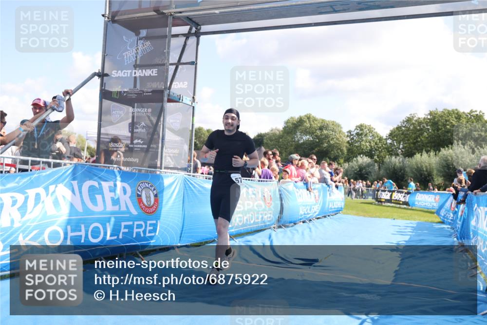 25.08.2024 - Elbe Triathlon Hamburg H.Heesch http://msf.ph/oto/6875922 25.08.2024 11:41:46 Ziel 430, 489, 577 meine-sportfotos.de