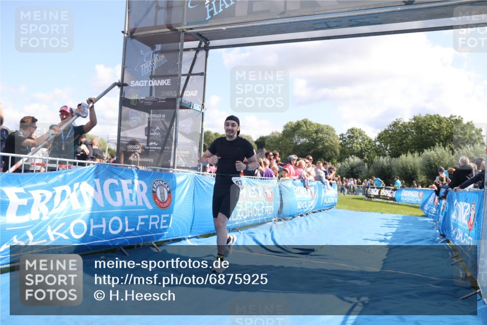 25.08.2024 - Elbe Triathlon Hamburg H.Heesch http://msf.ph/oto/6875925 25.08.2024 11:41:46 Ziel 430, 489, 577 meine-sportfotos.de