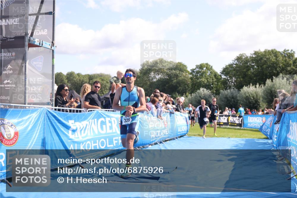 25.08.2024 - Elbe Triathlon Hamburg H.Heesch http://msf.ph/oto/6875926 25.08.2024 11:16:43 Ziel 325, 364, 387, 622, 632, 751 meine-sportfotos.de