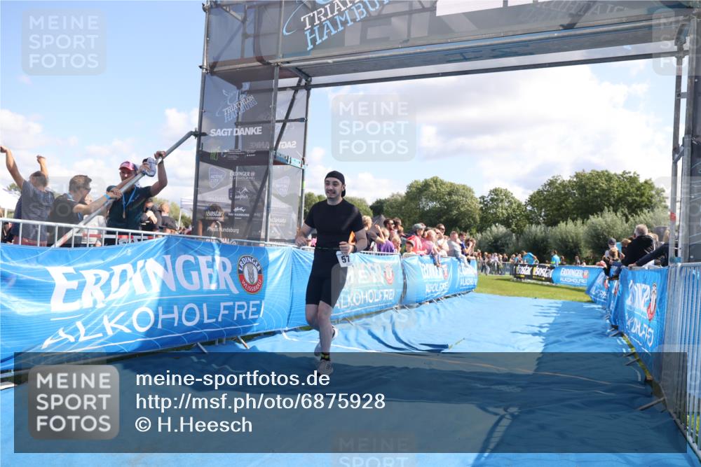 25.08.2024 - Elbe Triathlon Hamburg H.Heesch http://msf.ph/oto/6875928 25.08.2024 11:41:46 Ziel 430, 489, 577 meine-sportfotos.de