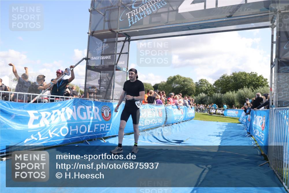 25.08.2024 - Elbe Triathlon Hamburg H.Heesch http://msf.ph/oto/6875937 25.08.2024 11:41:46 Ziel 430, 489, 577 meine-sportfotos.de