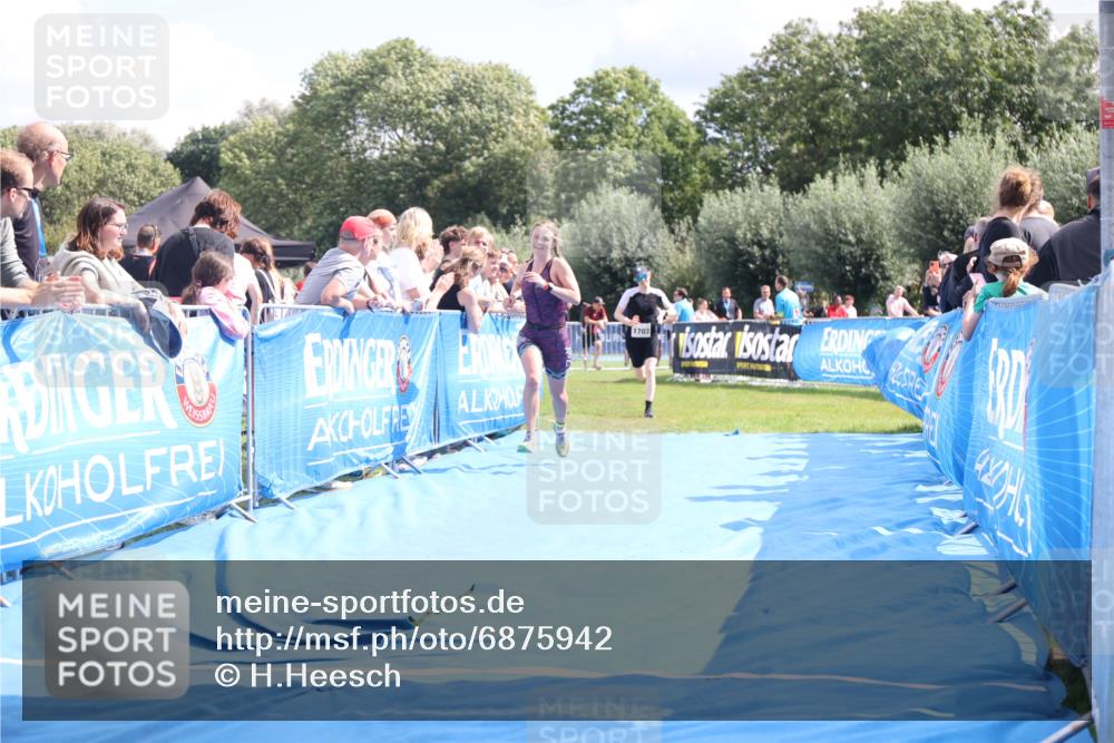 25.08.2024 - Elbe Triathlon Hamburg H.Heesch http://msf.ph/oto/6875942 25.08.2024 12:06:08 Ziel 1613, 1703 meine-sportfotos.de