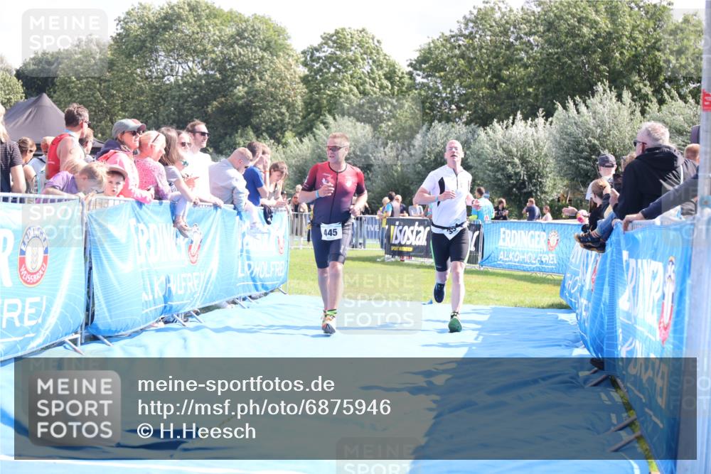 25.08.2024 - Elbe Triathlon Hamburg H.Heesch http://msf.ph/oto/6875946 25.08.2024 11:42:01 Ziel 354, 445 meine-sportfotos.de