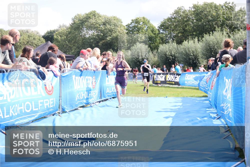 25.08.2024 - Elbe Triathlon Hamburg H.Heesch http://msf.ph/oto/6875951 25.08.2024 12:06:08 Ziel 1613, 1703 meine-sportfotos.de