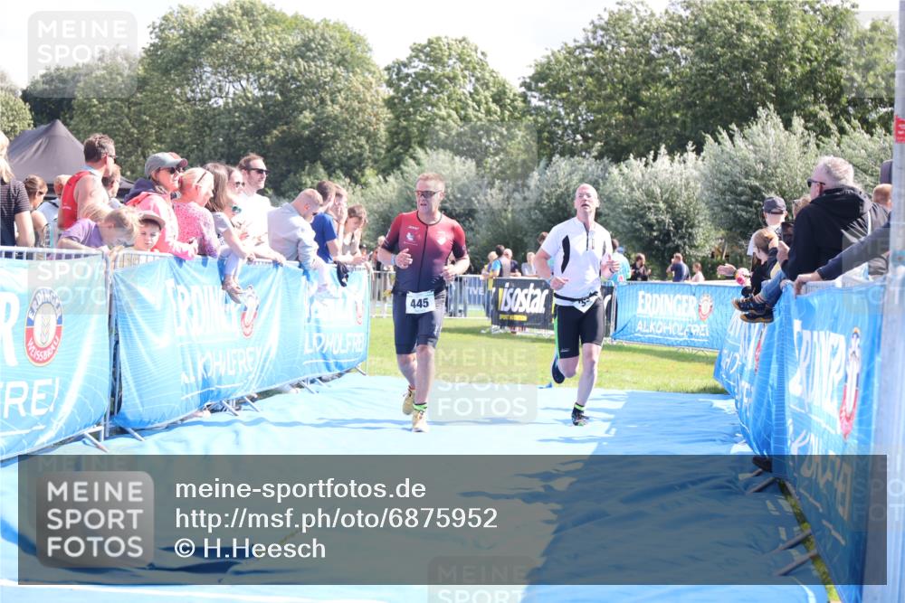25.08.2024 - Elbe Triathlon Hamburg H.Heesch http://msf.ph/oto/6875952 25.08.2024 11:42:02 Ziel 354, 445 meine-sportfotos.de
