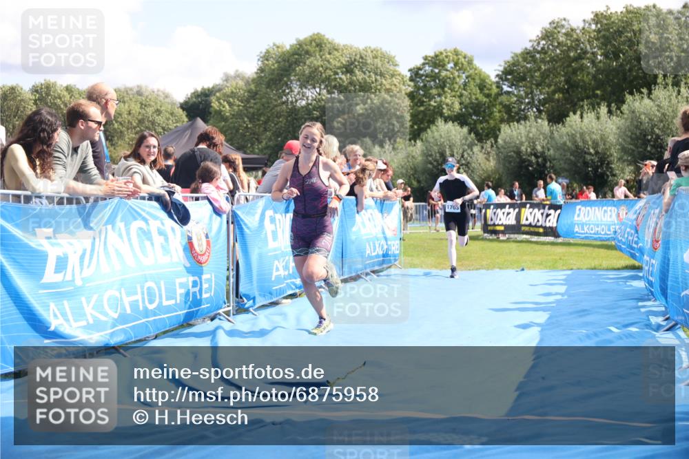 25.08.2024 - Elbe Triathlon Hamburg H.Heesch http://msf.ph/oto/6875958 25.08.2024 12:06:09 Ziel 1613, 1703 meine-sportfotos.de