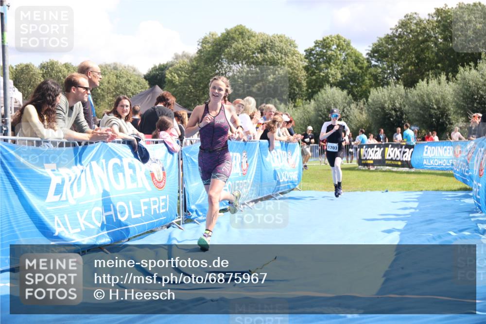 25.08.2024 - Elbe Triathlon Hamburg H.Heesch http://msf.ph/oto/6875967 25.08.2024 12:06:09 Ziel 1613, 1703 meine-sportfotos.de