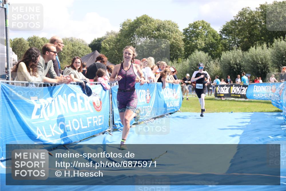 25.08.2024 - Elbe Triathlon Hamburg H.Heesch http://msf.ph/oto/6875971 25.08.2024 12:06:09 Ziel 1613, 1703 meine-sportfotos.de