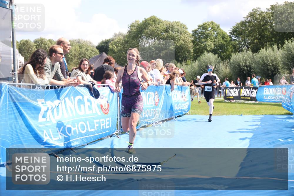 25.08.2024 - Elbe Triathlon Hamburg H.Heesch http://msf.ph/oto/6875975 25.08.2024 12:06:09 Ziel 1613, 1703 meine-sportfotos.de