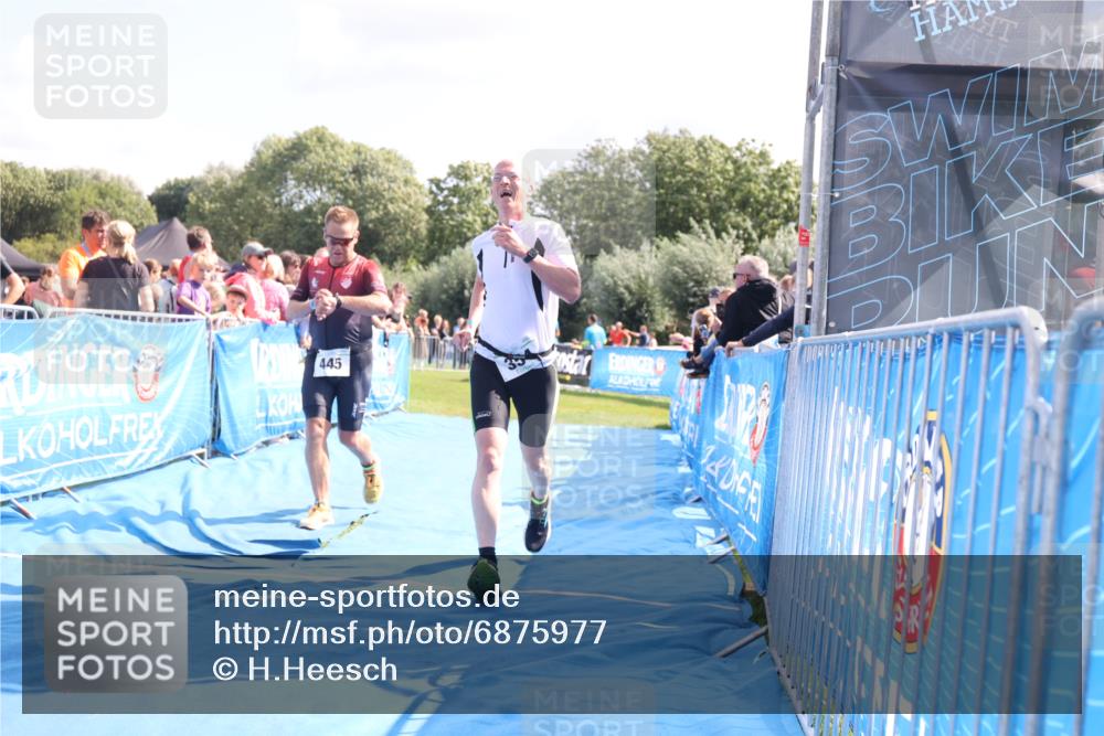 25.08.2024 - Elbe Triathlon Hamburg H.Heesch http://msf.ph/oto/6875977 25.08.2024 11:42:03 Ziel 354, 445 meine-sportfotos.de