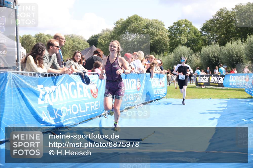 25.08.2024 - Elbe Triathlon Hamburg H.Heesch http://msf.ph/oto/6875978 25.08.2024 12:06:09 Ziel 1613, 1703 meine-sportfotos.de