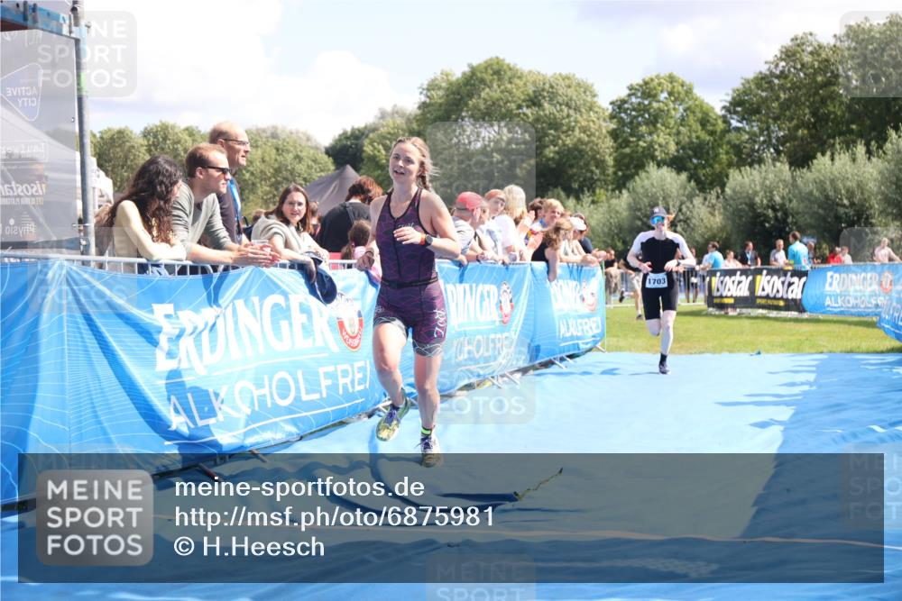 25.08.2024 - Elbe Triathlon Hamburg H.Heesch http://msf.ph/oto/6875981 25.08.2024 12:06:09 Ziel 1613, 1703 meine-sportfotos.de