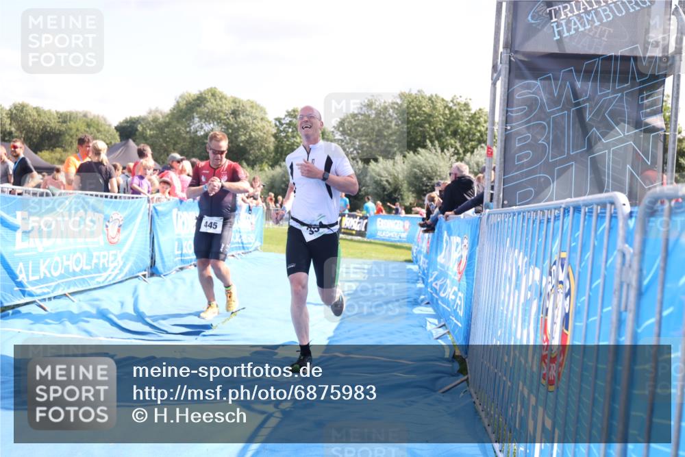 25.08.2024 - Elbe Triathlon Hamburg H.Heesch http://msf.ph/oto/6875983 25.08.2024 11:42:03 Ziel 354, 445 meine-sportfotos.de