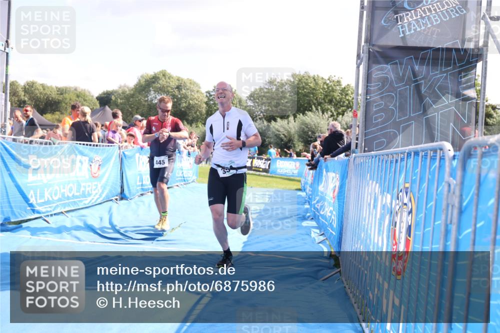 25.08.2024 - Elbe Triathlon Hamburg H.Heesch http://msf.ph/oto/6875986 25.08.2024 11:42:03 Ziel 354, 445 meine-sportfotos.de