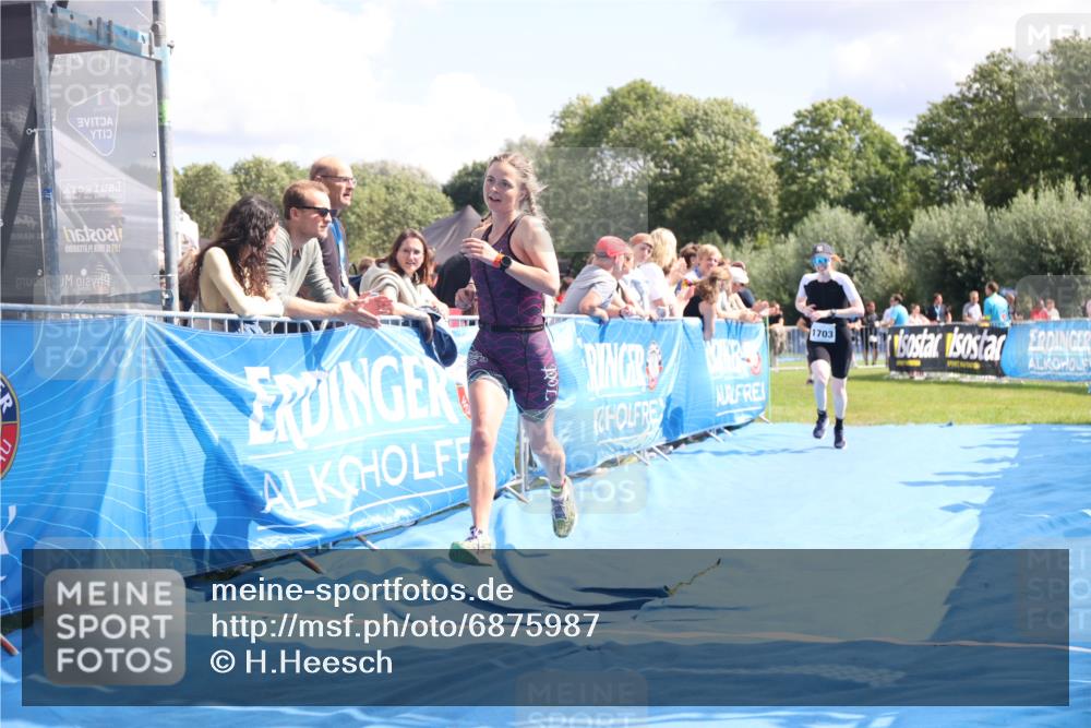 25.08.2024 - Elbe Triathlon Hamburg H.Heesch http://msf.ph/oto/6875987 25.08.2024 12:06:09 Ziel 1613, 1703 meine-sportfotos.de