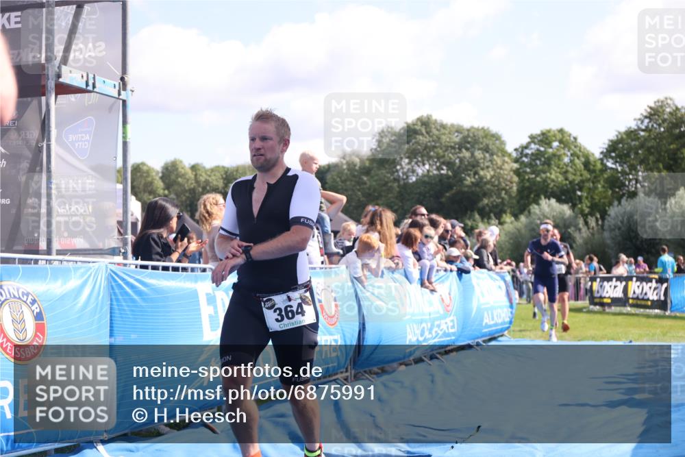 25.08.2024 - Elbe Triathlon Hamburg H.Heesch http://msf.ph/oto/6875991 25.08.2024 11:16:46 Ziel 325, 364, 387, 528, 622, 632, 751 meine-sportfotos.de