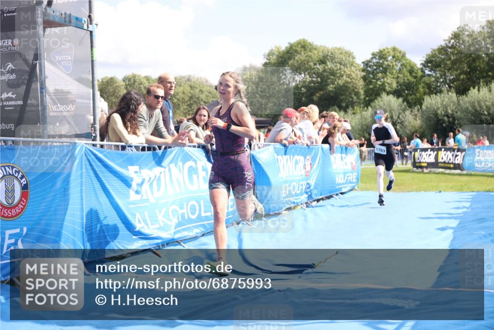 25.08.2024 - Elbe Triathlon Hamburg H.Heesch http://msf.ph/oto/6875993 25.08.2024 12:06:09 Ziel 1613, 1703 meine-sportfotos.de