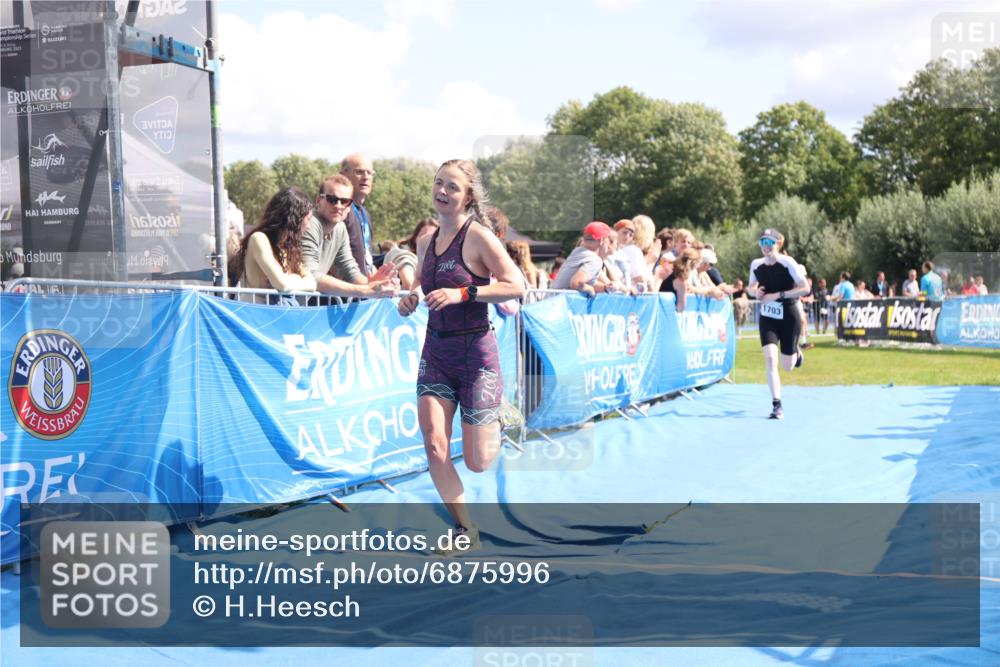 25.08.2024 - Elbe Triathlon Hamburg H.Heesch http://msf.ph/oto/6875996 25.08.2024 12:06:09 Ziel 1613, 1703 meine-sportfotos.de