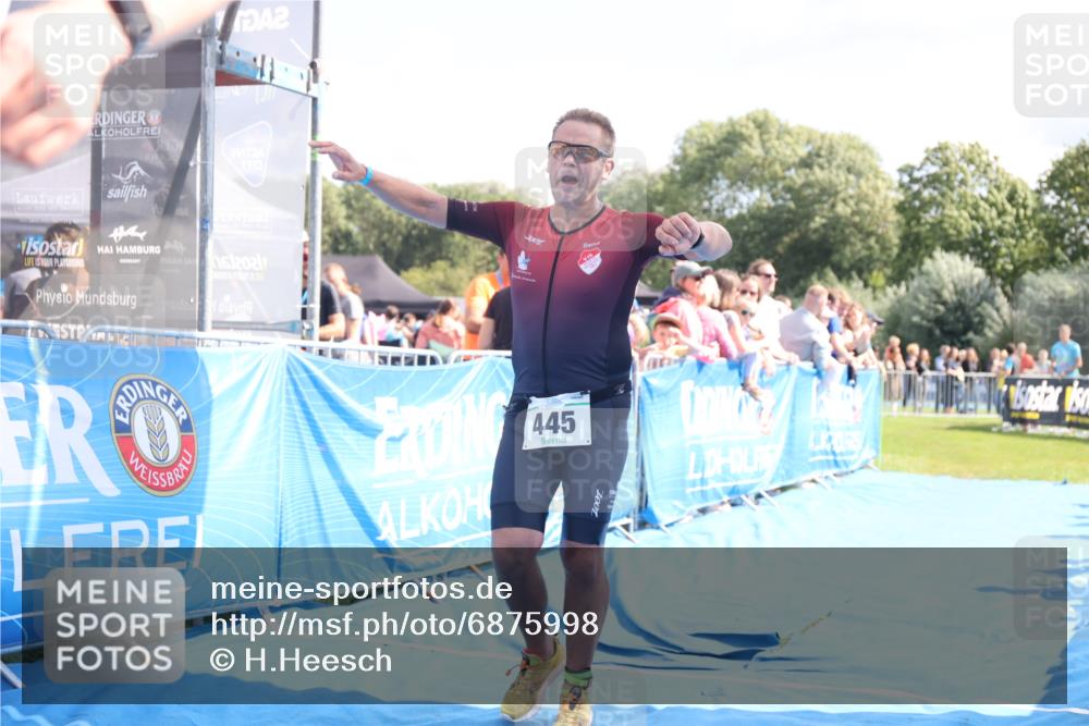 25.08.2024 - Elbe Triathlon Hamburg H.Heesch http://msf.ph/oto/6875998 25.08.2024 11:42:05 Ziel 354, 445, 1454 meine-sportfotos.de