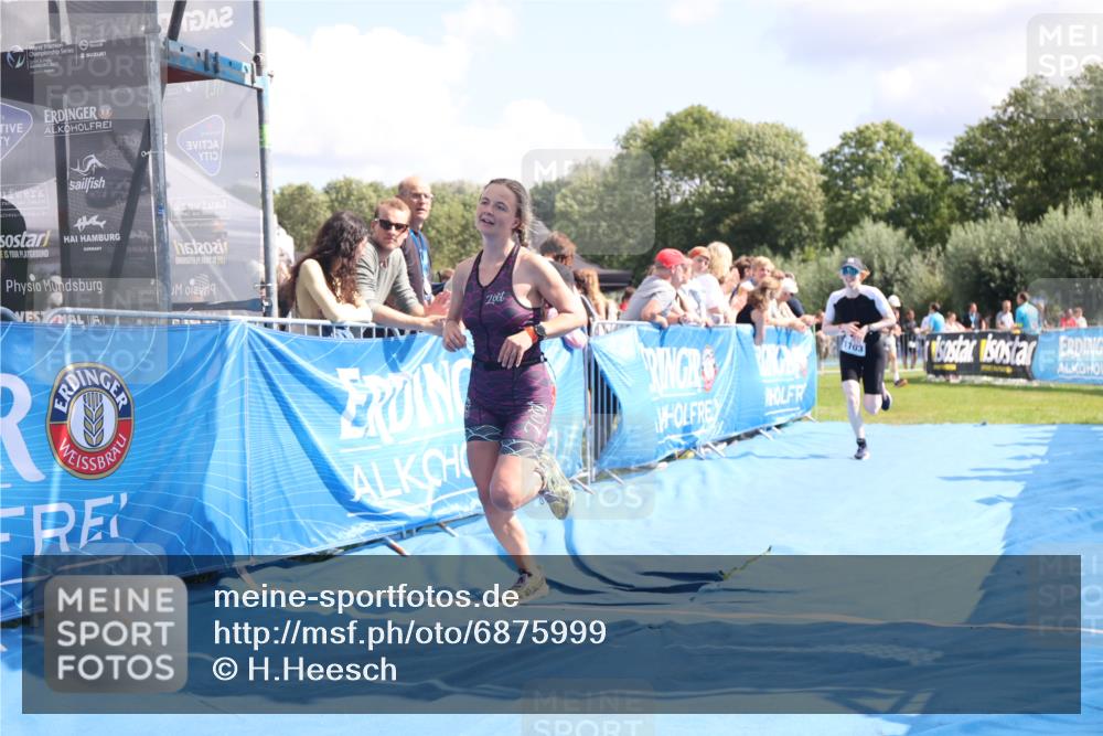 25.08.2024 - Elbe Triathlon Hamburg H.Heesch http://msf.ph/oto/6875999 25.08.2024 12:06:09 Ziel 1613, 1703 meine-sportfotos.de
