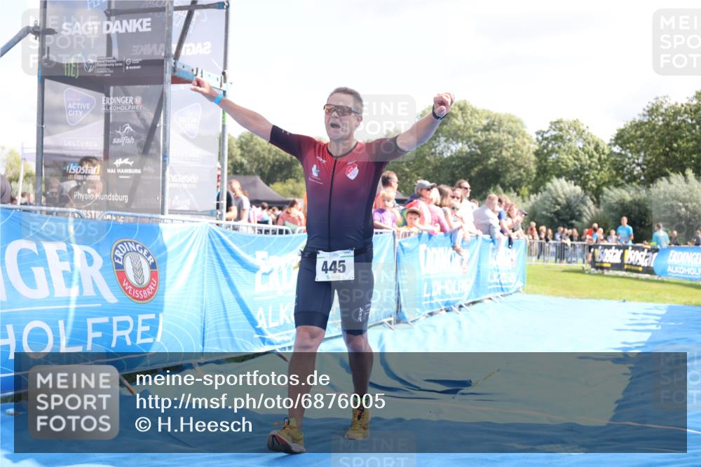 25.08.2024 - Elbe Triathlon Hamburg H.Heesch http://msf.ph/oto/6876005 25.08.2024 11:42:05 Ziel 354, 445, 1454 meine-sportfotos.de
