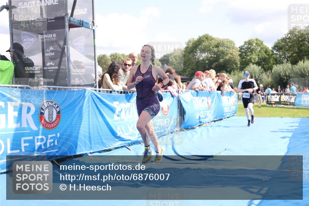 25.08.2024 - Elbe Triathlon Hamburg H.Heesch http://msf.ph/oto/6876007 25.08.2024 12:06:10 Ziel 1613, 1703 meine-sportfotos.de