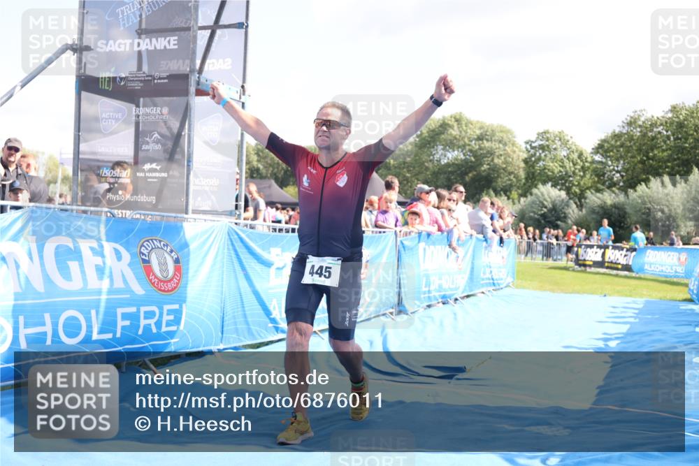 25.08.2024 - Elbe Triathlon Hamburg H.Heesch http://msf.ph/oto/6876011 25.08.2024 11:42:05 Ziel 354, 445, 1454 meine-sportfotos.de
