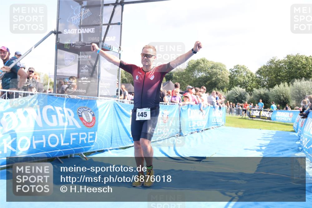 25.08.2024 - Elbe Triathlon Hamburg H.Heesch http://msf.ph/oto/6876018 25.08.2024 11:42:05 Ziel 354, 445, 1454 meine-sportfotos.de