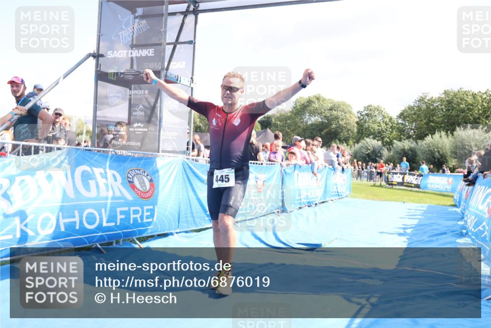 25.08.2024 - Elbe Triathlon Hamburg H.Heesch http://msf.ph/oto/6876019 25.08.2024 11:42:05 Ziel 354, 445, 1454 meine-sportfotos.de