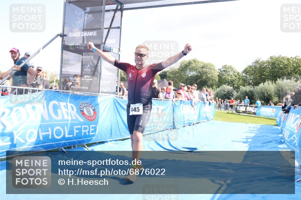 25.08.2024 - Elbe Triathlon Hamburg H.Heesch http://msf.ph/oto/6876022 25.08.2024 11:42:05 Ziel 354, 445, 1454 meine-sportfotos.de
