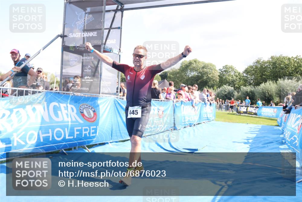 25.08.2024 - Elbe Triathlon Hamburg H.Heesch http://msf.ph/oto/6876023 25.08.2024 11:42:05 Ziel 354, 445, 1454 meine-sportfotos.de